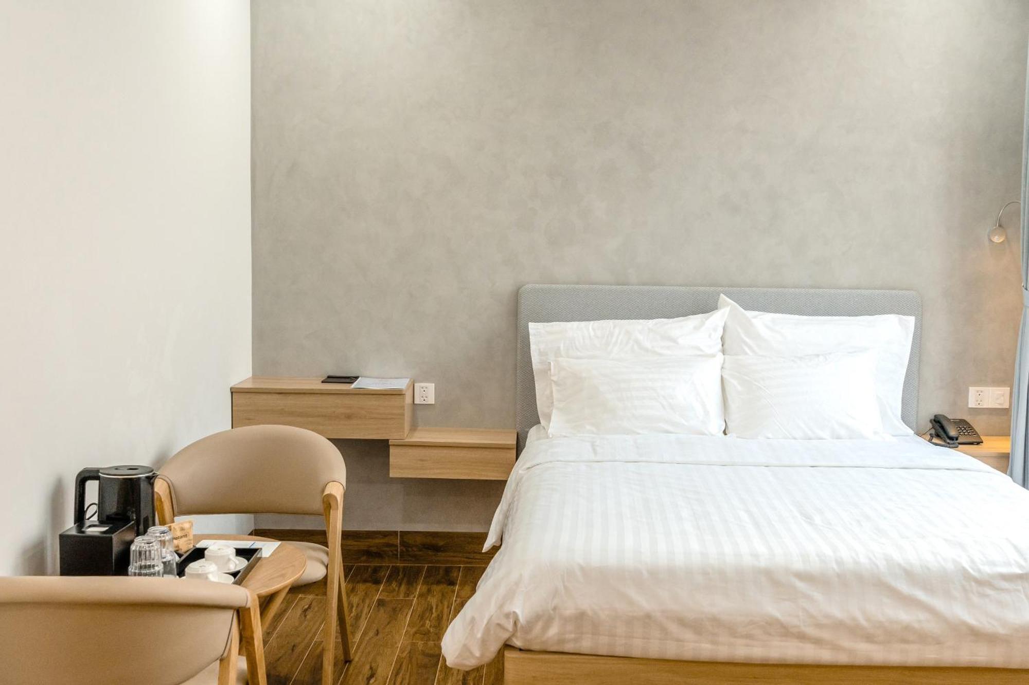 Diora Hotel Pleiku By Hos Bagian luar foto
